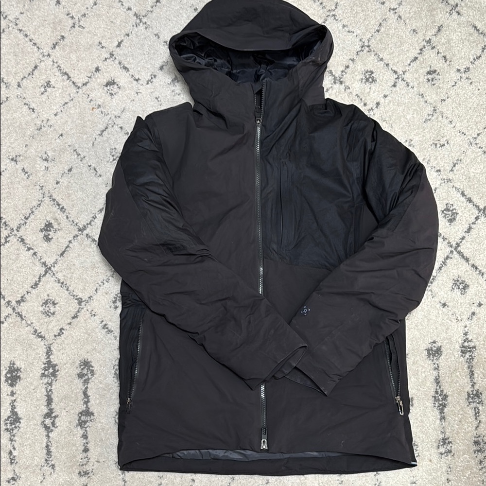 Lululemon Men's Black Hooded Jacket - Small